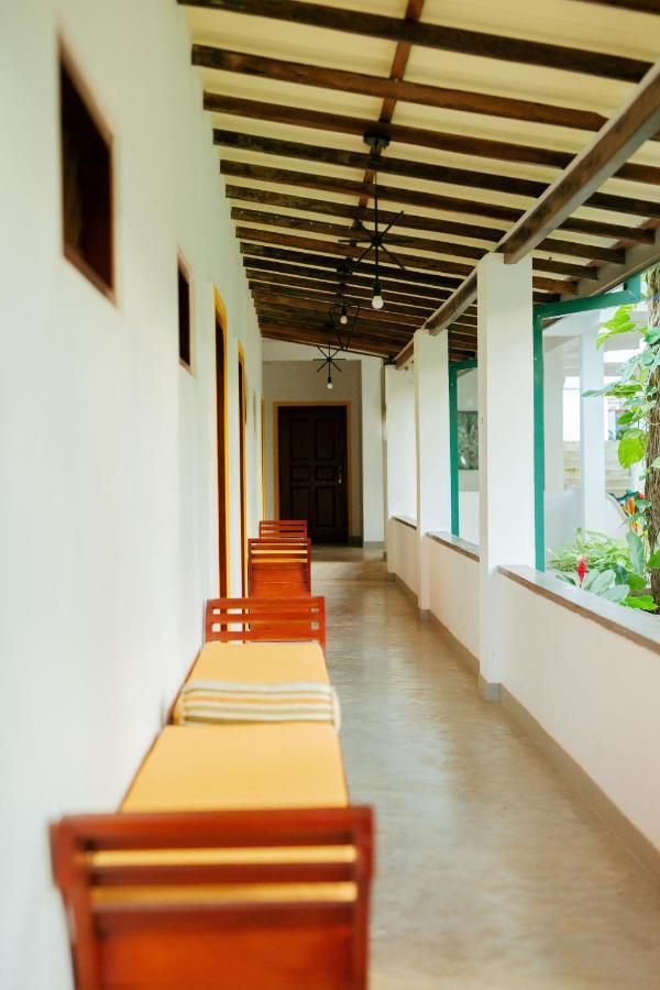 Villa Birdlake Hikkaduwa Buitenkant foto