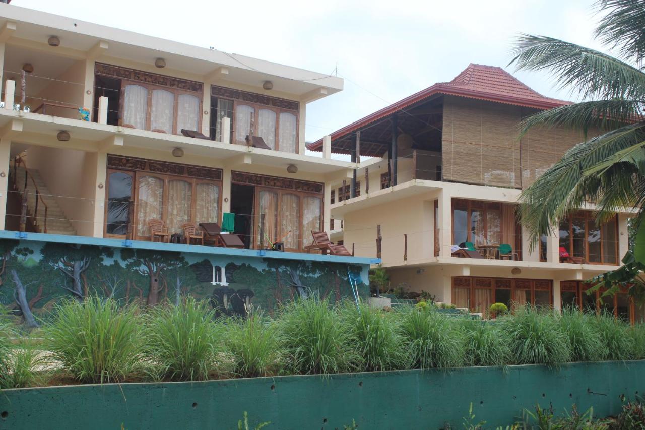 Villa Birdlake Hikkaduwa Buitenkant foto