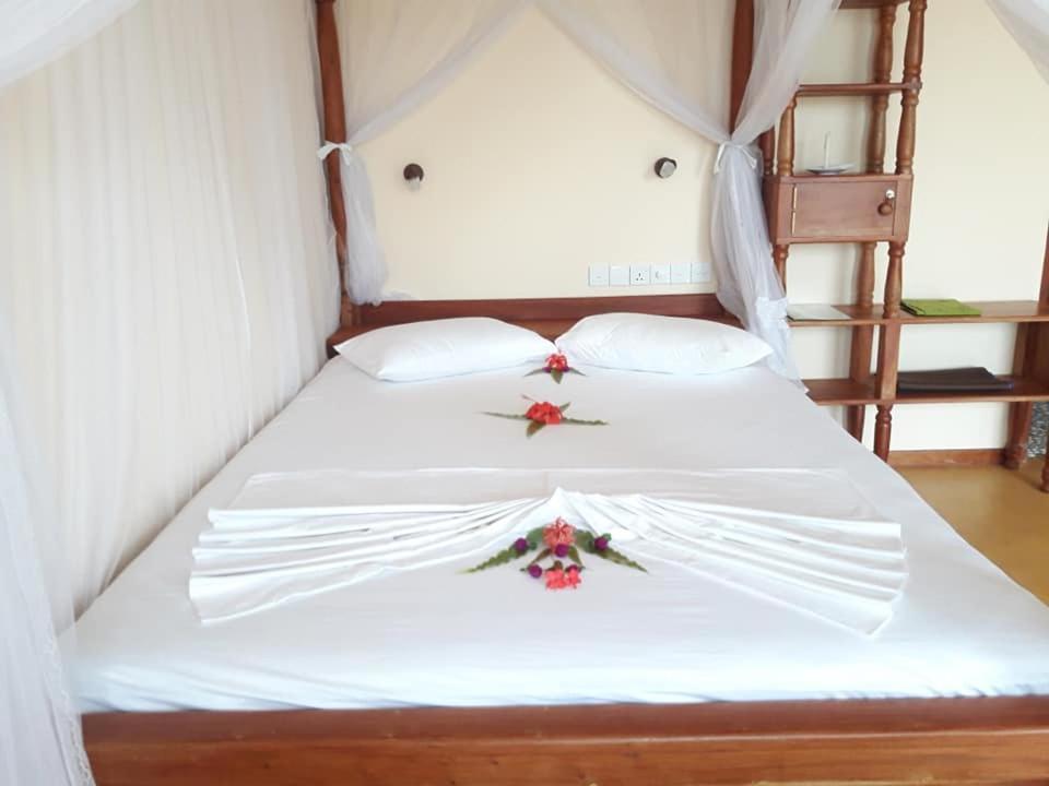 Villa Birdlake Hikkaduwa Buitenkant foto